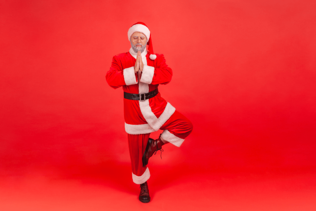 Papa Noel practicando el estado presente con Mindfulness en Navidad para no estar estresado. Cómo Manejar el Estrés y la Depresión navideña con Mindfulness. 